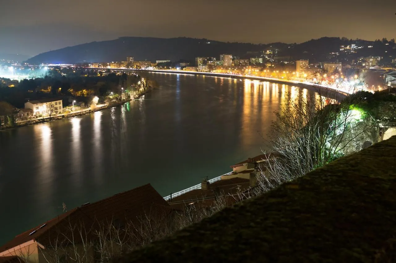 La Batie - Vue Imprenable - Amazing View - Parking Prive Apartment Vienne  France