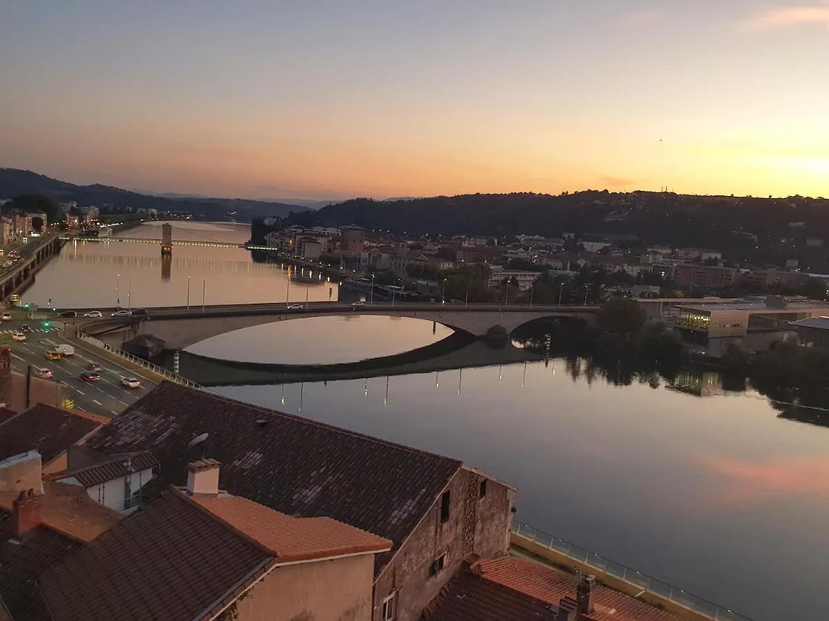 La Batie - Vue Imprenable - Amazing View - Parking Prive Apartment Vienne   Vienne (Isere)